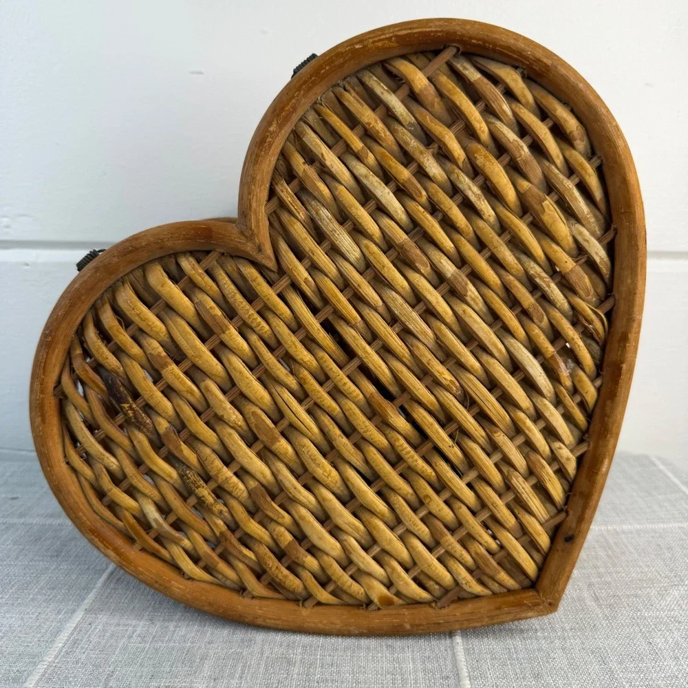 Cottagecore‎ Heart Hinged Lid Storage Basket 11.5